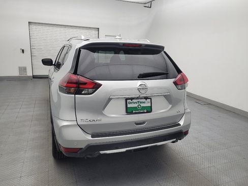 Used 2019 Nissan Rogue SV FWD image 6