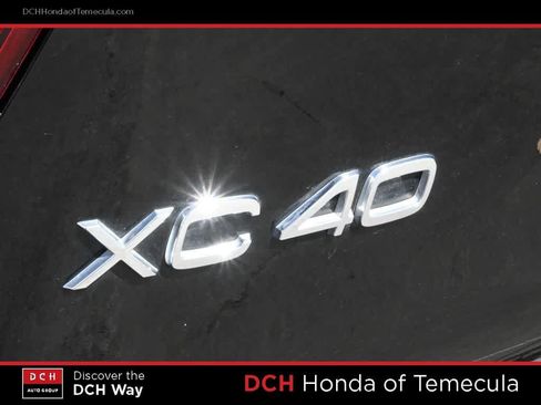 Used 2023 Volvo XC40 B5 Plus AWD/4WD image 7