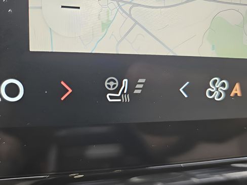 Used 2024 Lincoln Nautilus Premier image 33