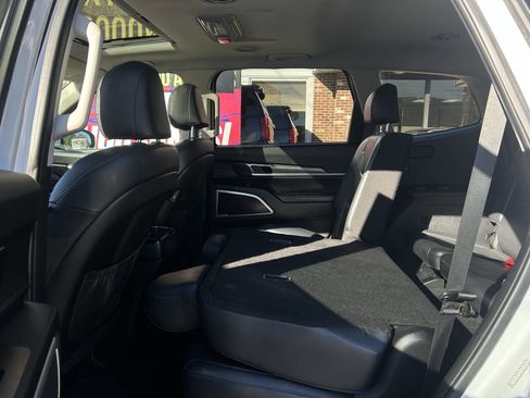 Used 2020 Kia Telluride S w/ S 8 Passenger Seating Package image 19