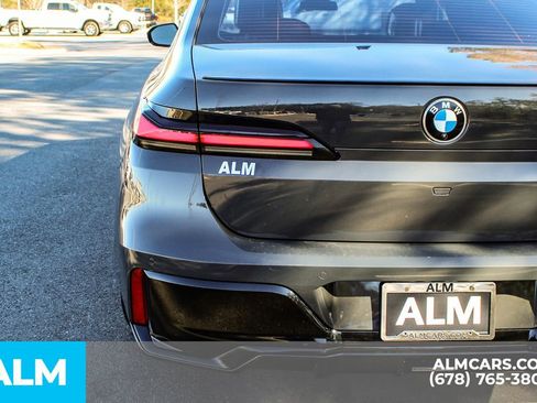 Used 2023 BMW 740i w/ Parking Assistance Package image 13
