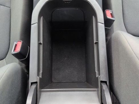 Used 2021 Toyota RAV4 LE image 26