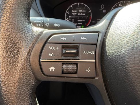 Used 2024 Honda HR-V LX image 13
