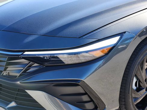 New 2026 Hyundai Elantra SEL Sport Premium FWD image 9
