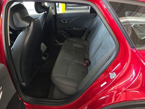 Used 2025 Kia K4 LXS image 8