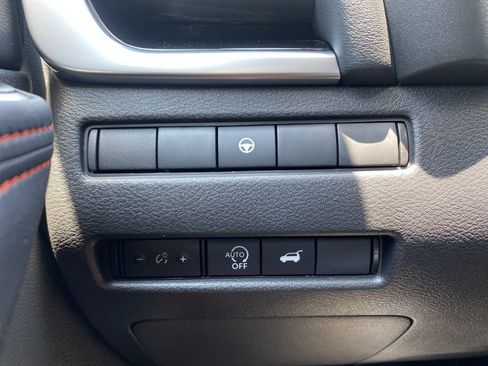 Used 2025 Nissan Rogue SV AWD/4WD image 19
