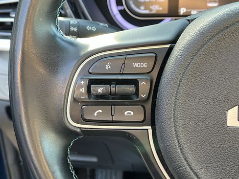 Used 2022 Kia Niro LXS image 24