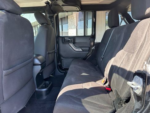 Used 2018 Jeep Wrangler Unlimited Sport S AWD/4WD image 12