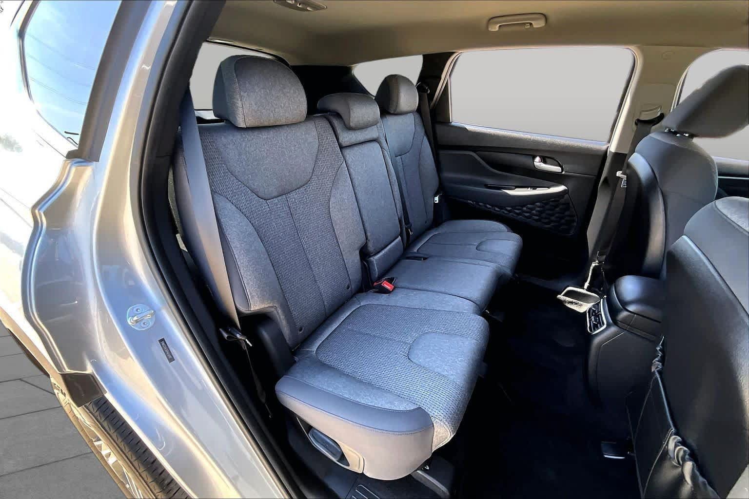 Used 2023 Hyundai Santa Fe SEL FWD image 20