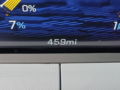 Used 2027 Chevrolet Bolt LT w/ Comfort Package FWD image 11