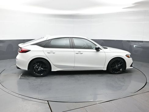 Used 2024 Honda Civic Sport image 7