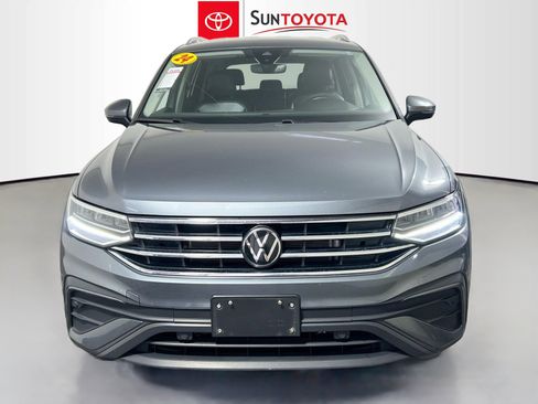 Used 2024 Volkswagen Tiguan SE image 10