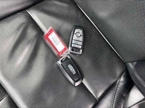 Used 2022 Lincoln Corsair AWD w/ Premium Package image 31