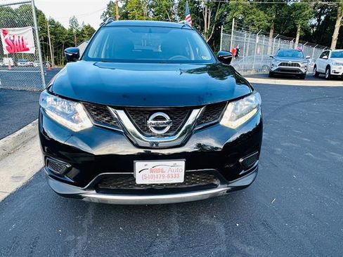 Used 2015 Nissan Rogue SV w/ SV Premium Package image 11