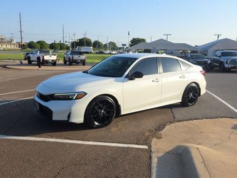 Used 2025 Honda Civic Sport image 2