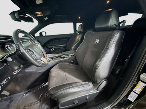 Used 2016 Dodge Challenger R/T Scat Pack w/ Leather Interior Group image 22