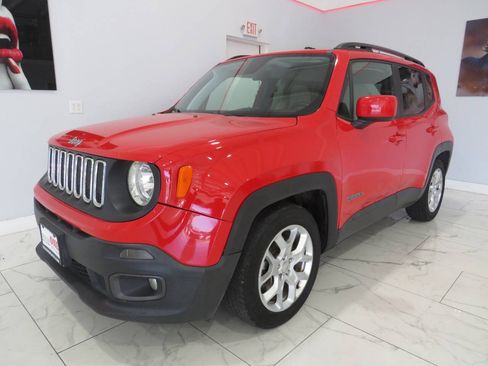 Used 2018 Jeep Renegade Latitude FWD image 8