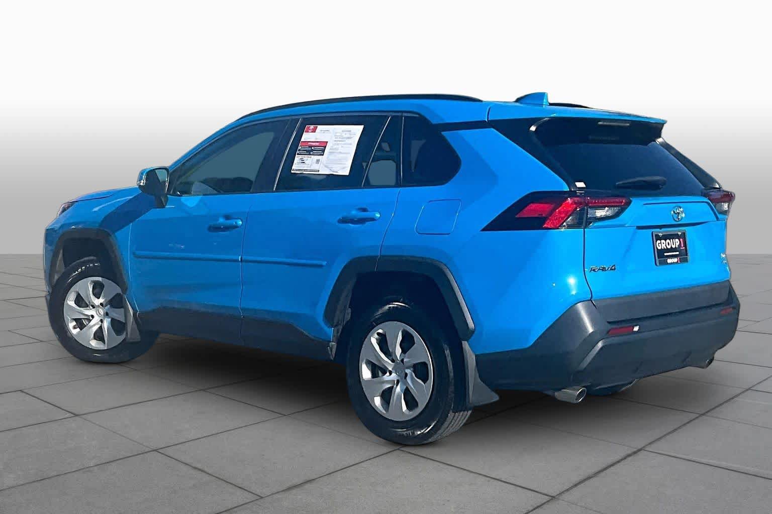 Used 2020 Toyota RAV4 LE w/ Carpet Mat Package AWD/4WD image 12