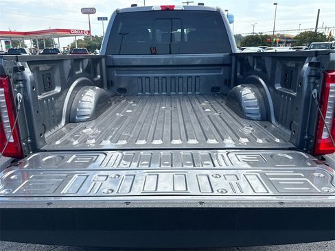 Certified 2024 Ford F250 Lariat w/ Chrome Package image 18