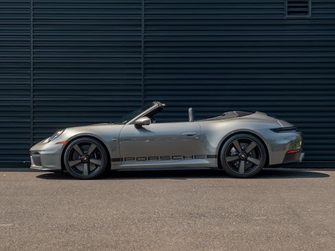 Used 2026 Porsche 911 Carrera GTS RWD image 2