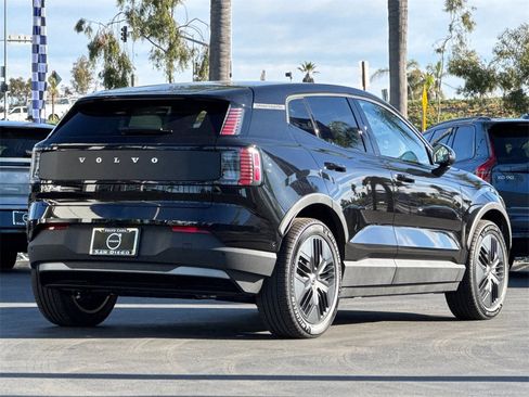 New 2026 Volvo EX30 Cross Country Ultra image 5