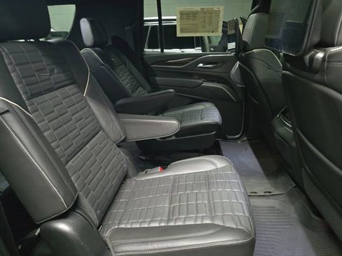 Certified 2024 Cadillac Escalade ESV Sport Platinum image 11