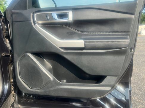 Used 2022 Ford Explorer XLT w/ Equipment Group 202A AWD/4WD image 40
