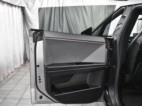 Used 2025 Tesla Cybertruck AWD Crew Cab image 16