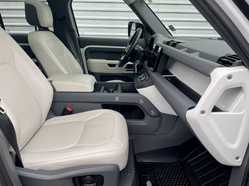 Certified 2024 Land Rover Defender 110 SE image 15