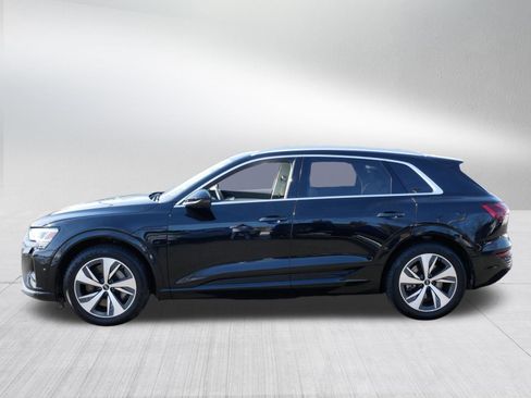 Used 2024 Audi Q8 e-tron Premium Plus AWD/4WD image 4