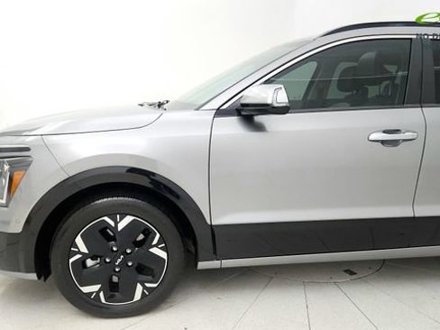 Used 2024 Kia Niro Wave w/ Wave Preserve Package FWD image 22