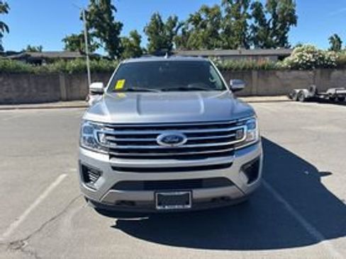 Used 2020 Ford Expedition Max XLT w/ Equipment Group 202A AWD/4WD image 2