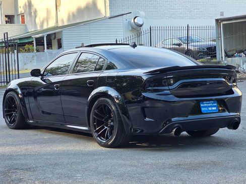 Used 2017 Dodge Charger SRT Hellcat w/ Harman/Kardon Audio Group image 5