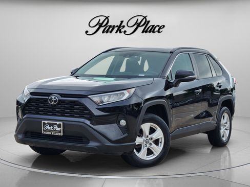 Used 2021 Toyota RAV4 XLE w/ Convenience Package AWD/4WD image 1