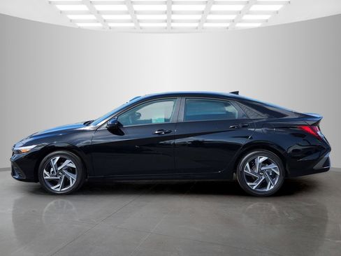 New 2025 Hyundai Elantra Sport image 4