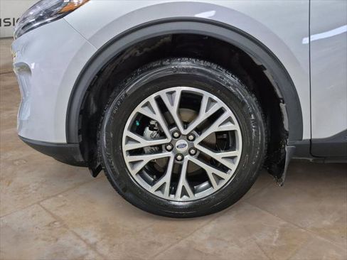 Used 2020 Ford Escape SEL image 9