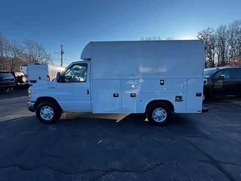Used 2019 Ford E-350 and Econoline 350 Super Duty image 3