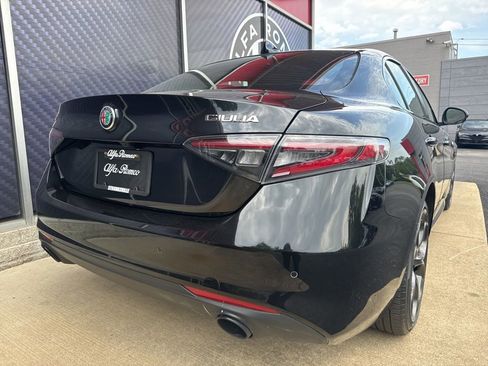 Used 2024 Alfa Romeo Giulia Ti w/ Performance Driving Package AWD/4WD image 7