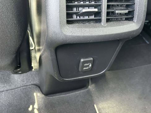 Used 2024 Chevrolet Equinox LT FWD image 15