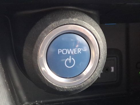 Certified 2022 Toyota Venza XLE image 23