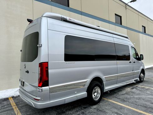 Used 2024 Mercedes-Benz Sprinter 3500 image 7