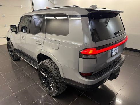 Used 2025 Lexus GX 550 w/ Accessory Package (2T) AWD/4WD image 4
