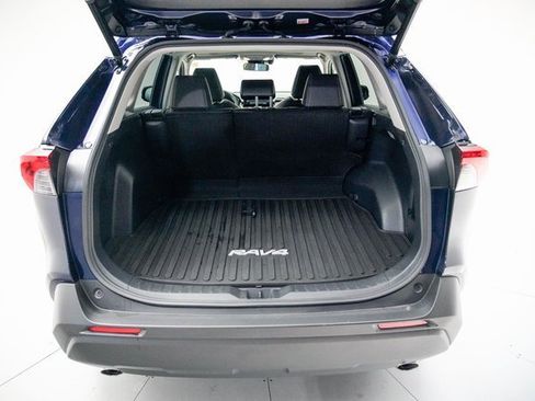 Used 2021 Toyota RAV4 XLE Premium image 13