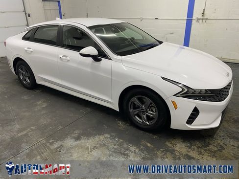 Used 2023 Kia K5 LXS image 2