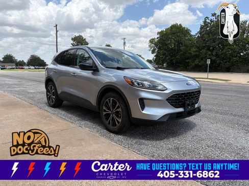 Used 2022 Ford Escape SE w/ SE Sport Appearance Package AWD/4WD image 1