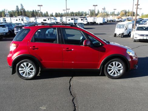 Used 2013 Suzuki SX4 AWD Hatchback image 6