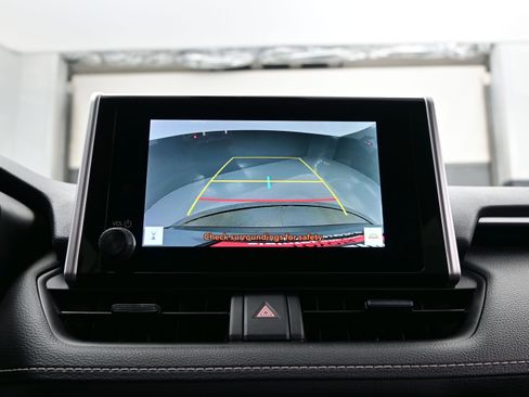 Used 2024 Toyota RAV4 XLE FWD image 18