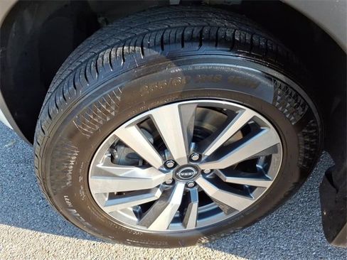 Certified 2024 Nissan Pathfinder SL image 23