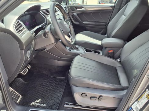 Used 2023 Volkswagen Tiguan SE R-Line FWD image 14