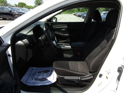 Used 2022 Nissan Sentra SV FWD image 15